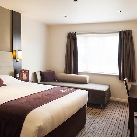 Premier Inn Chichester Exteriér fotografie