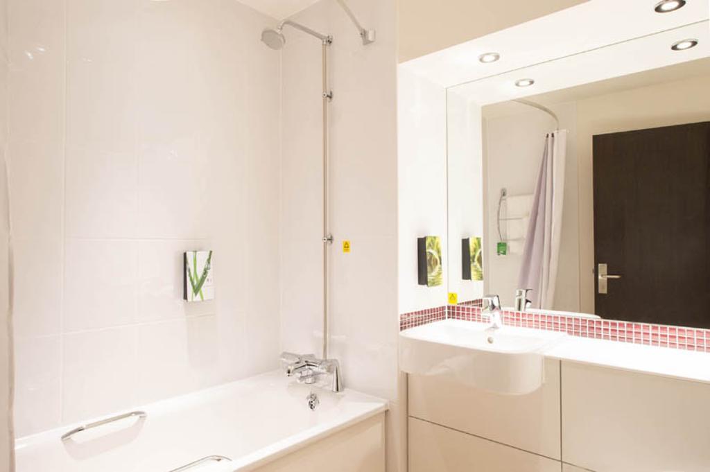 Premier Inn Chichester Exteriér fotografie
