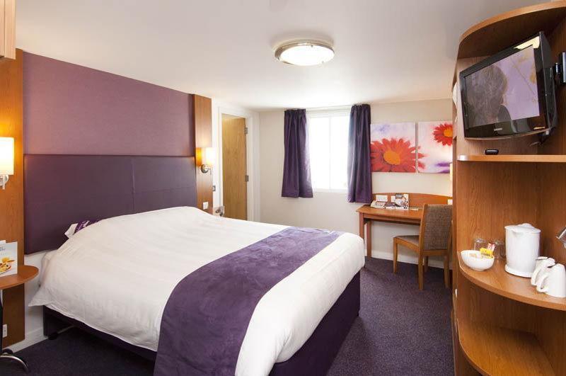 Premier Inn Chichester Exteriér fotografie
